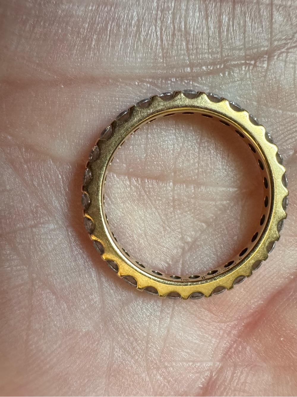 Natural Diamond Eternity Band Size 6 
1 carat total weight 18kt Yellow Gold - Picture 13 of 16